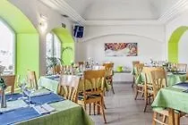 奥纳花园湖泊公寓式酒店 3*